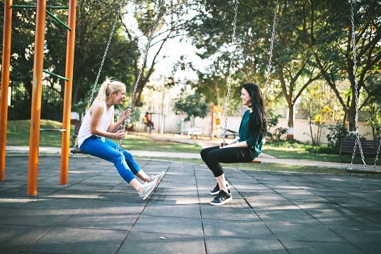 Những cặp đôi Hoàng đạo thân nhau, tình bạn bè nhiều khi hơn cả ruột thịt