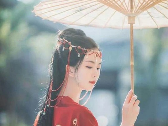 Chuyện 12 cung Hoàng đạo: Ma Kết trầm lặng, giữ kín hỉ nộ ái ố bên trong, tự vẽ lên cho mình vẻ ngoài lạnh lùng điềm tĩnh