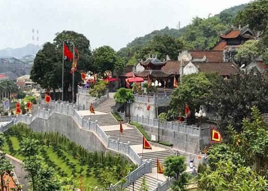 ĐỀN CỬA ÔNG - NƠI THỰC HÀNH  TÍN NGƯỠNG VỀ CÔNG DANH, SỰ NGHIỆP