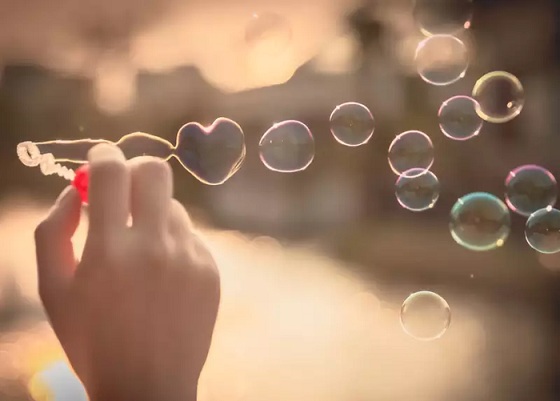Điều nào khiến 12 cung hoàng đạo cảm thấy bất an khi yêu?