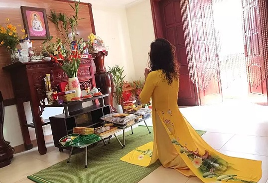 Lau dọn ban thờ cuối năm: những điều phải cần lưu ý để hút tài lộc may mắn