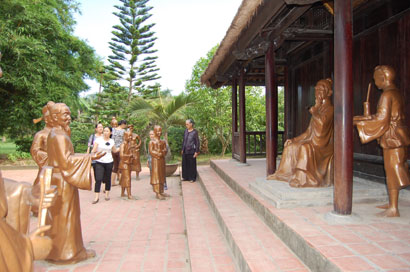 Luận bàn về lời sấm truyền