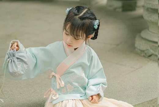 Những trẻ thuộc con giáp sinh vào tháng âm lịch này, trời sinh khí chất ngời ngời, càng lớn càng phú quý