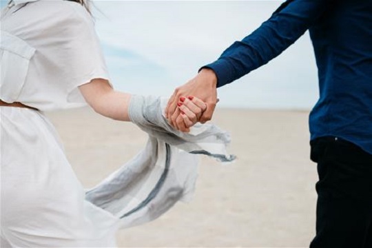 Cung hoàng đạo nào thích người ta thì lao vào như thiêu thân trong khi kẻ khác thì e thẹn, xấu hổ?