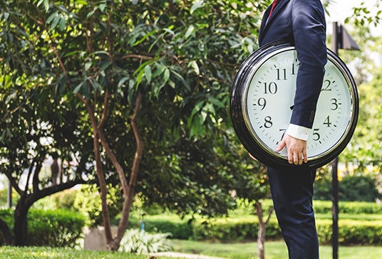 Trân quý thời gian để sống cuộc đời tươi sáng của chính mình